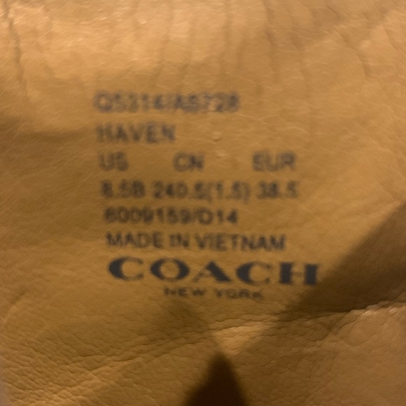 Coach booties, size 9.5 in a light brown leather - Picture 4 of 5